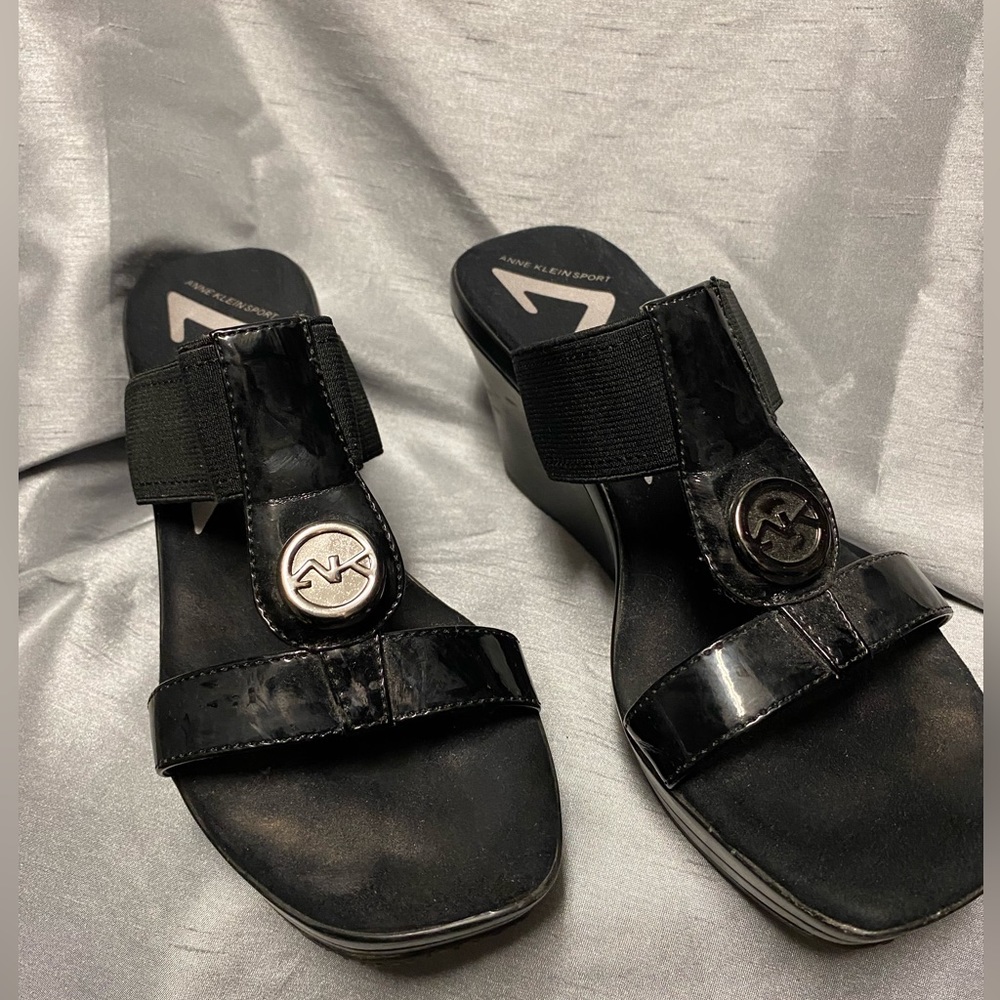 Sandal